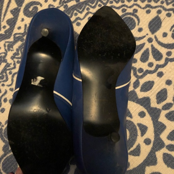 Blue Vintage Small Heel Shoe with Detail - Picture 3 of 5